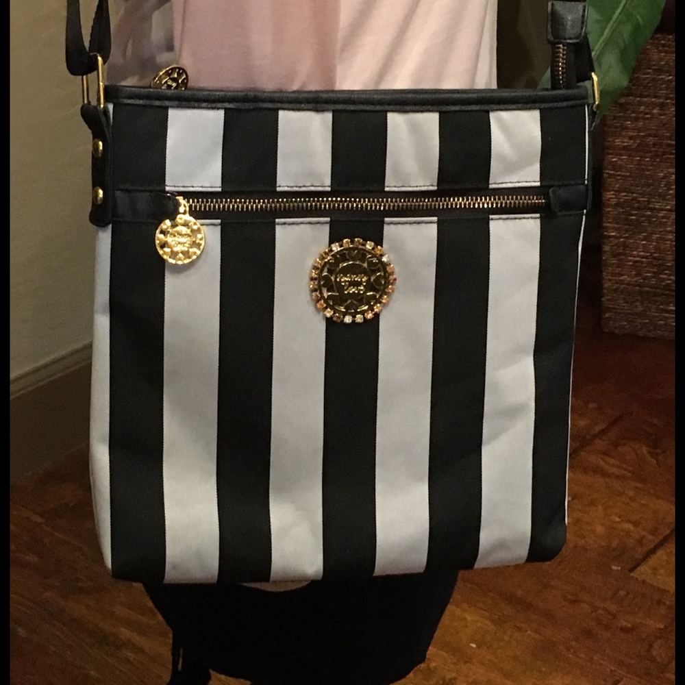SDNEY LOVE  Black and White strip crossbody bag